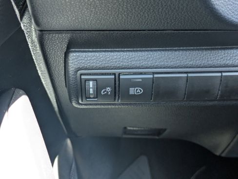 Used 2025 Toyota Corolla LE FWD image 13