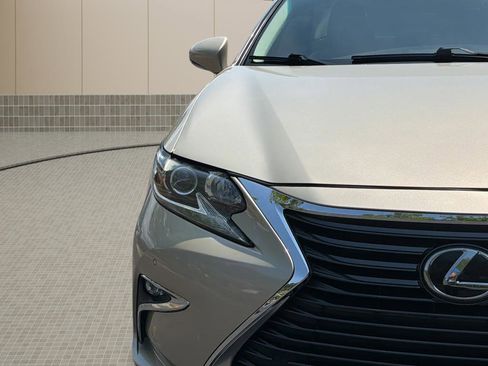 Used 2016 Lexus ES 350 w/ Premium Package w/Wood Trim FWD image 43