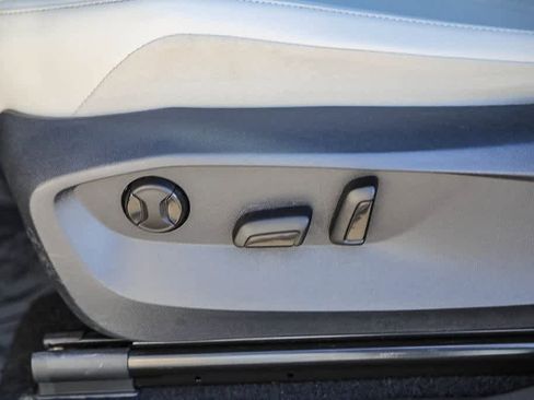 Used 2022 Volkswagen Tiguan SE image 18