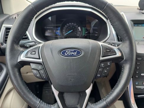 Used 2018 Ford Edge Titanium w/ Equipment Group 302A AWD/4WD image 18