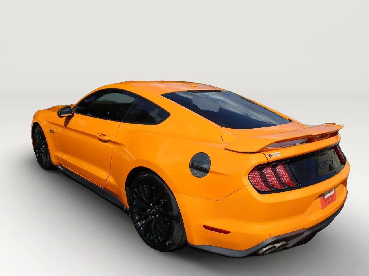 Used 2018 Ford Mustang GT Premium w/ GT Performance Package RWD image 8