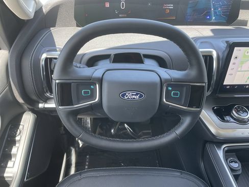 New 2027 Ford Expedition Platinum RWD image 15
