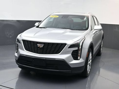 Used 2020 Cadillac XT4 Luxury w/ Cold Weather Package FWD image 7