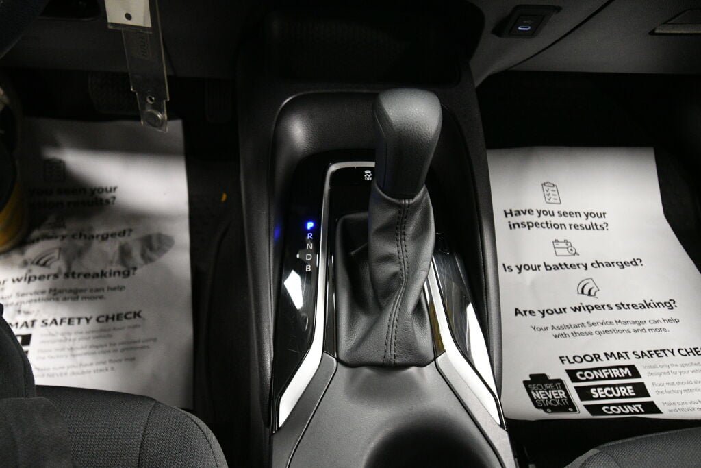 Certified 2025 Toyota Corolla LE FWD image 16
