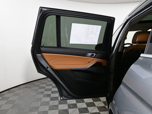 Certified 2024 BMW X7 xDrive40i w/ Premium Package AWD/4WD image 31