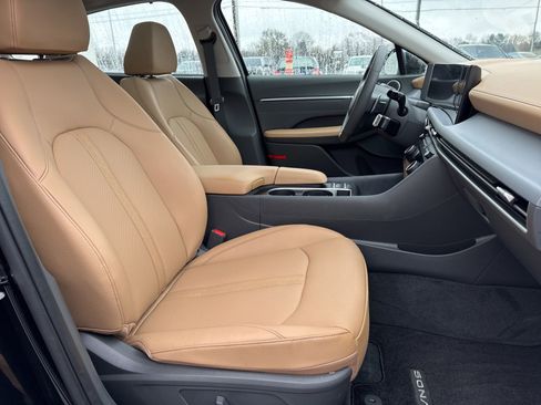 Used 2025 Hyundai Sonata Limited image 35