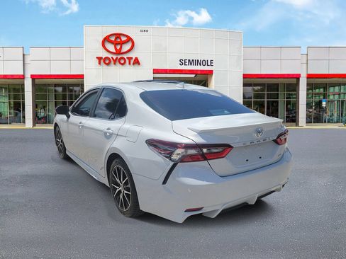 Used 2023 Toyota Camry SE FWD image 4