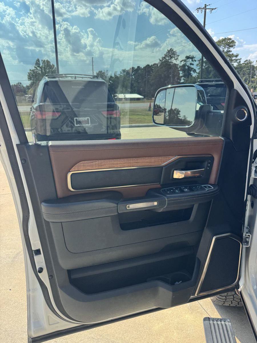 Used 2022 RAM 2500 Limited AWD/4WD image 10