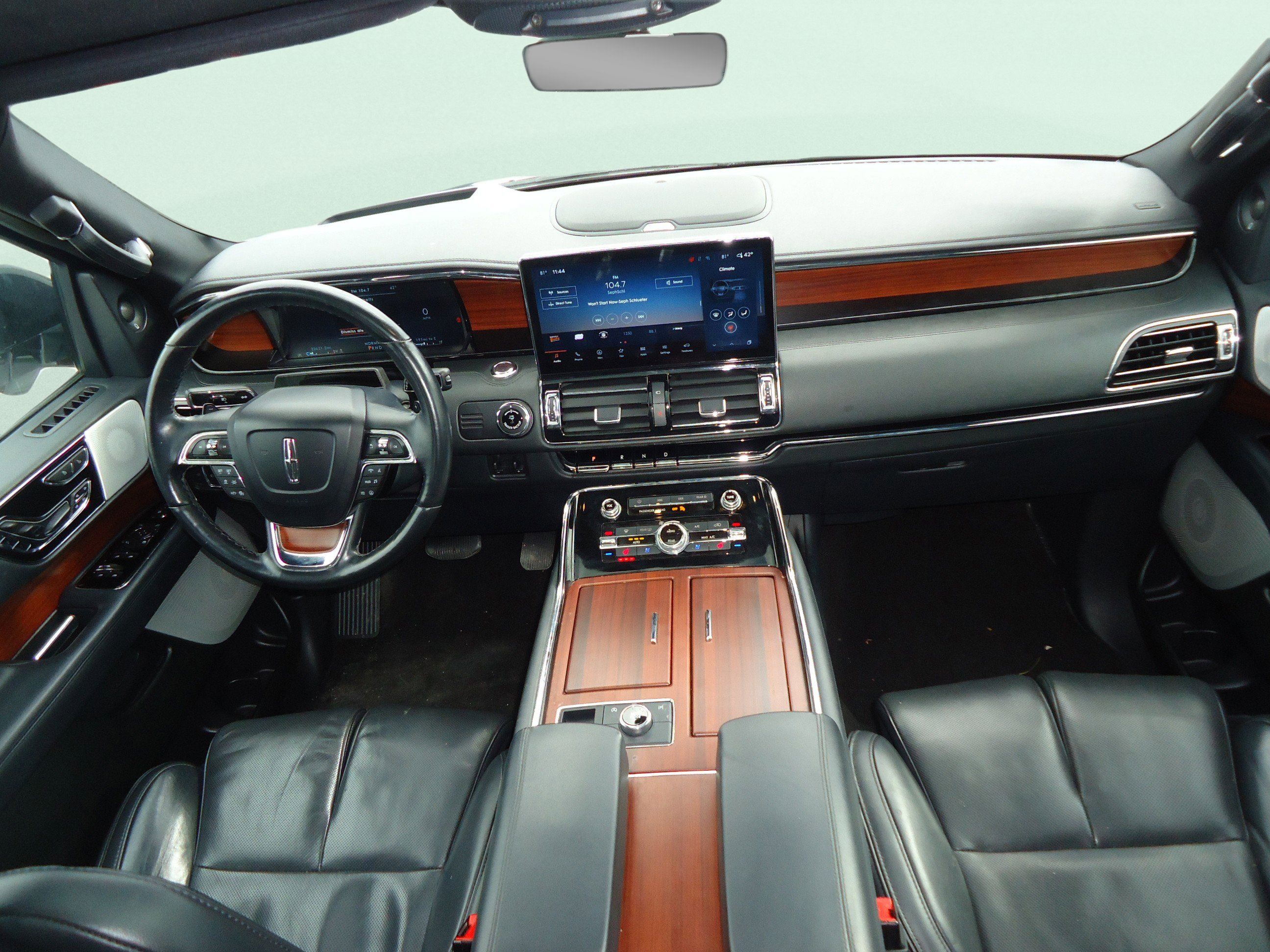 Used 2023 Lincoln Navigator Reserve AWD/4WD image 11