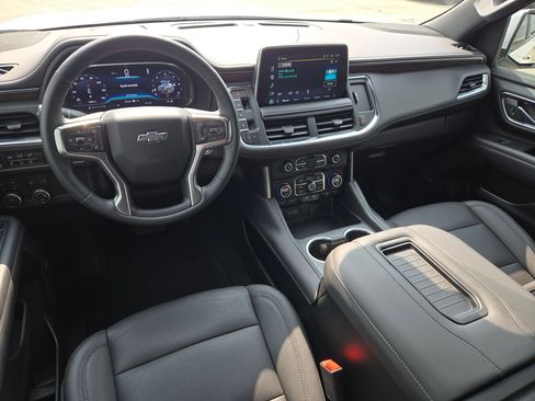 Used 2023 Chevrolet Suburban Z71 w/ Luxury Package AWD/4WD image 15