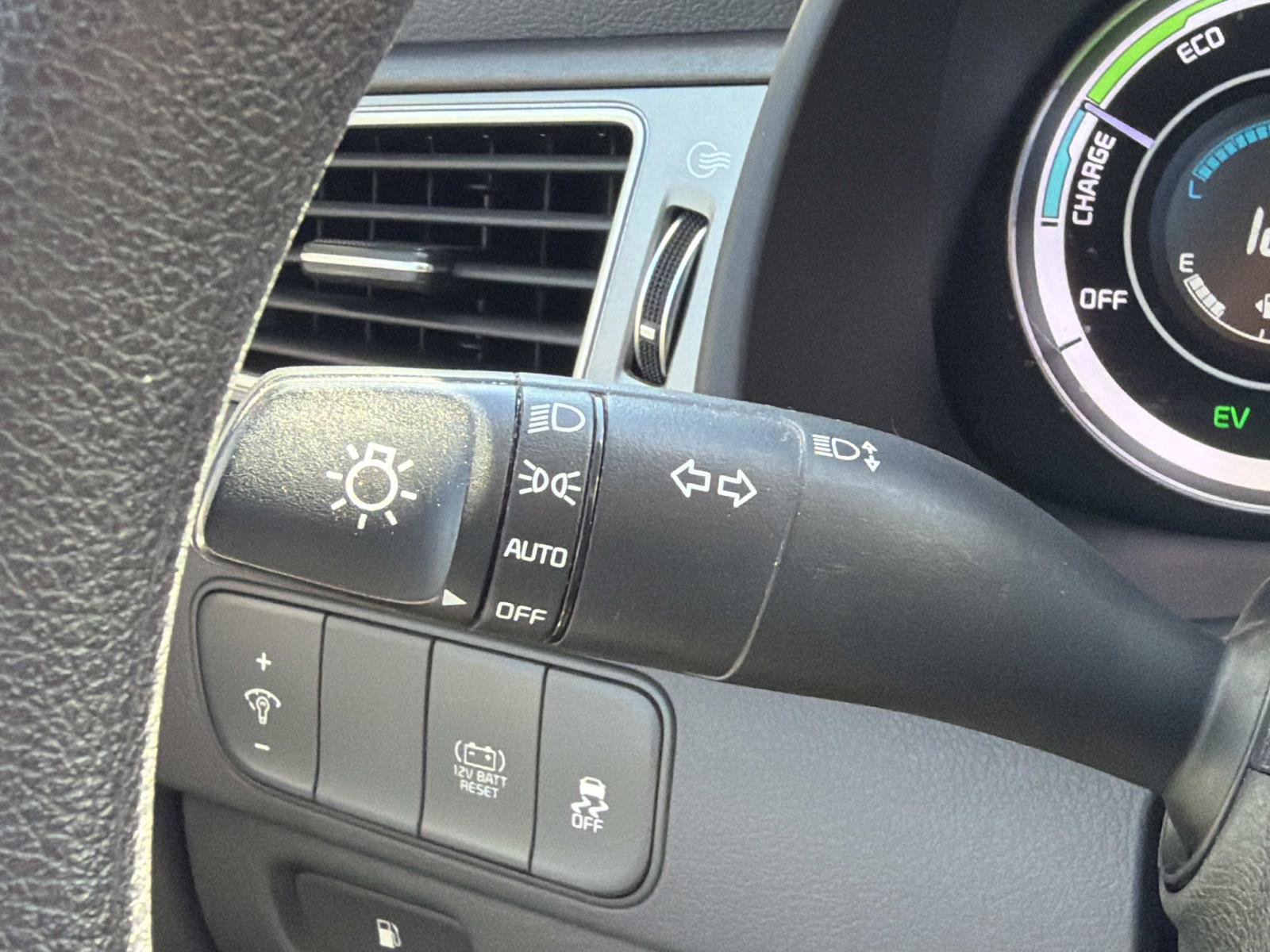 Used 2019 Kia Niro LX FWD image 27