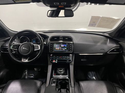 Used 2018 Jaguar F-PACE S image 14
