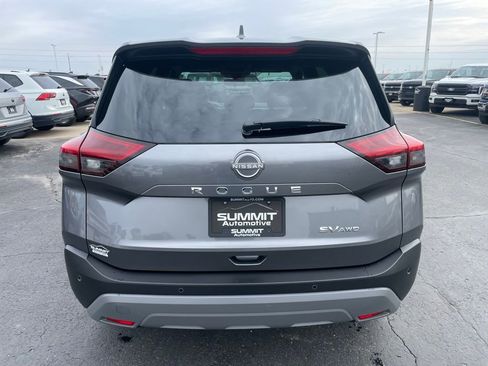 Used 2023 Nissan Rogue SV image 31