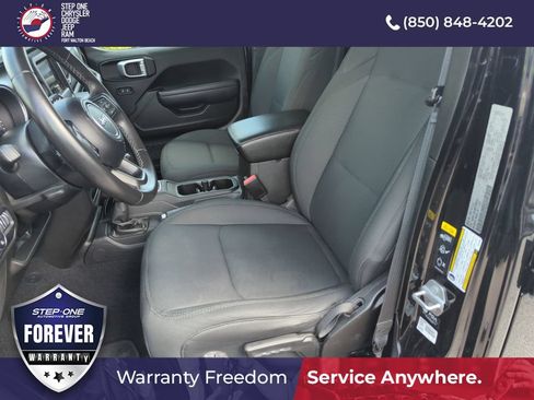 Used 2022 Jeep Gladiator Sport AWD/4WD image 11