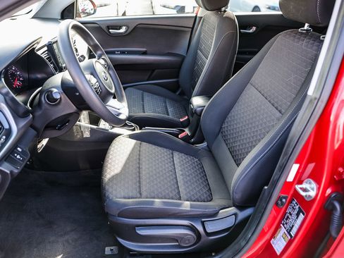 Used 2019 Kia Rio S image 9