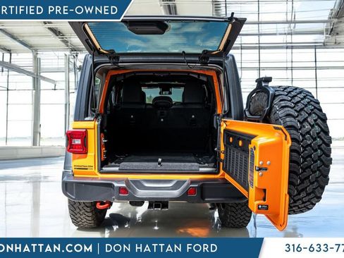Used 2025 Jeep Wrangler Unlimited Rubicon w/ Convenience Group AWD/4WD image 34