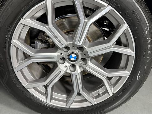 Used 2023 BMW X7 xDrive40i w/ Climate Comfort Package image 31
