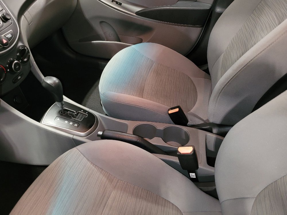 Used 2015 Hyundai Accent GLS FWD image 26
