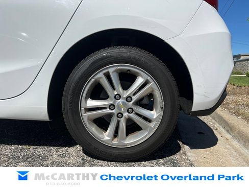 Used 2017 Chevrolet Cruze LT w/ Convenience Package FWD image 7