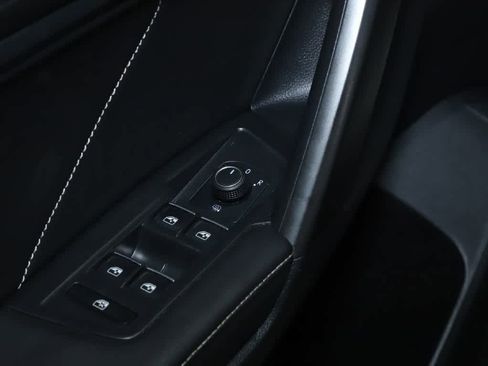 Certified 2022 Volkswagen Tiguan SE w/ Panoramic Sunroof Package image 17