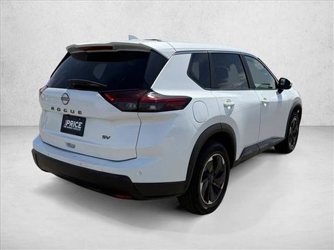 Used 2024 Nissan Rogue SV FWD image 5