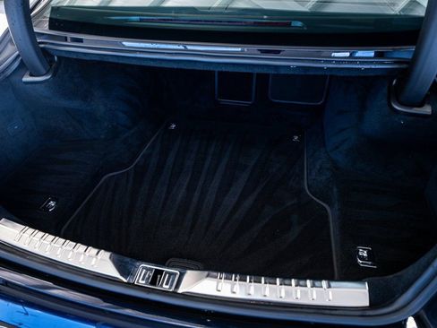 Used 2020 Bentley Flying Spur W12 image 64