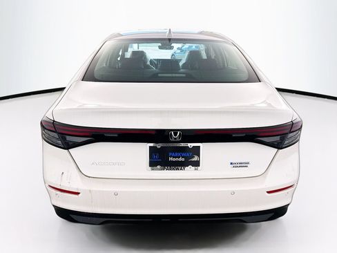 Used 2023 Honda Accord Touring image 6
