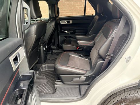 Used 2023 Ford Explorer ST-Line w/ Class IV Trailer Tow Package AWD/4WD image 21