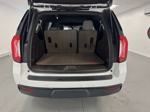 Used 2022 GMC Yukon XL SLE image 7