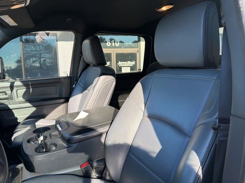 Used 2023 RAM 2500 Tradesman w/ Chrome Appearance Group image 3