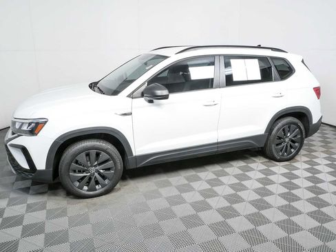 Certified 2023 Volkswagen Taos S FWD image 31