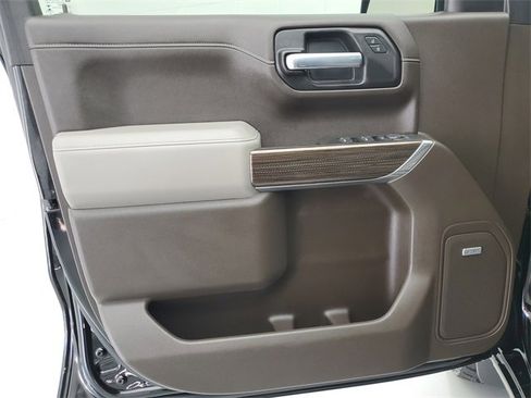 Used 2021 Chevrolet Silverado 1500 LT Trail Boss w/ LT Trail Boss Premium Package image 19