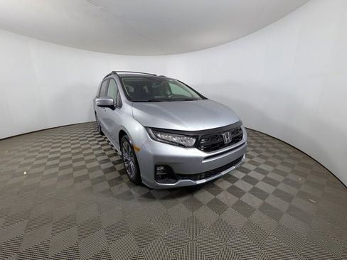 New 2026 Honda Odyssey Touring image 32