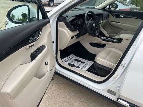 Used 2023 Buick Envision Essence w/ Technology Package I AWD/4WD image 10