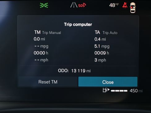 Used 2025 Volvo XC40 B5 Core image 24