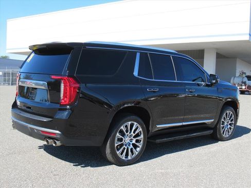 Used 2024 GMC Yukon Denali w/ Advanced Technology Package image 6