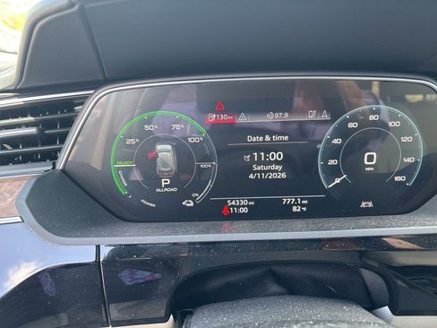Used 2019 Audi e-tron Premium Plus image 4