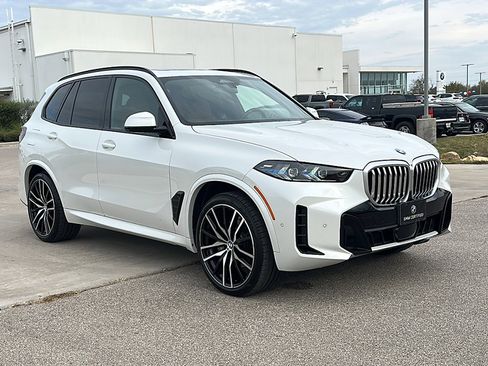 Certified 2025 BMW X5 xDrive40i w/ M Sport Package image 10