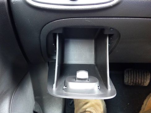 Used 2020 Chevrolet Trax LT w/ LT Convenience Package image 37