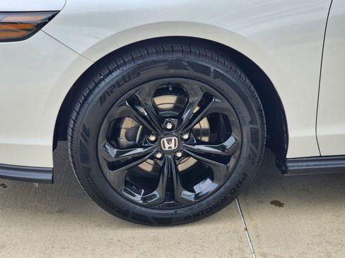 Used 2025 Honda Accord SE image 11