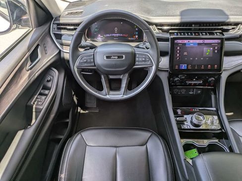 Used 2023 Jeep Grand Cherokee 4WD 4xe image 16