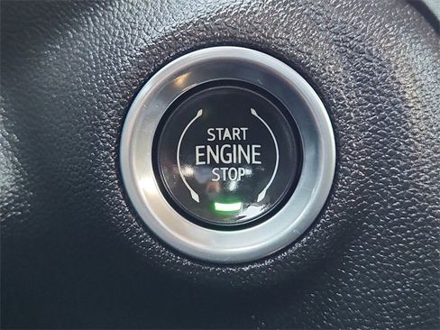 Used 2023 Chevrolet Silverado 1500 Custom image 16