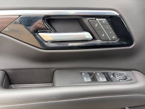 Used 2025 Chevrolet Tahoe Z71 image 16