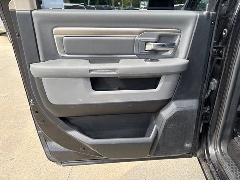 Used 2017 RAM 1500 Classic SLT AWD/4WD image 39