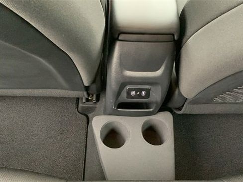 Used 2025 Hyundai Venue SEL image 24