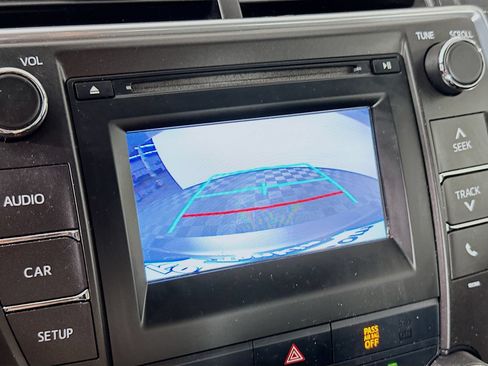 Used 2015 Toyota Camry LE FWD image 13