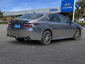 Used 2023 Toyota Camry SE FWD video 3