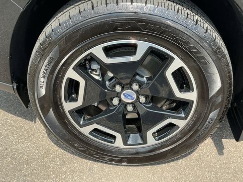 Used 2025 Ford Maverick XL w/ Equipment Group 102A AWD/4WD image 10