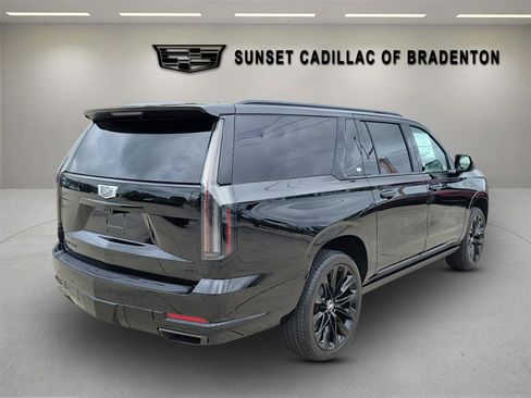 New 2026 Cadillac Escalade ESV Platinum Sport w/ LPO, ONYX Package image 4
