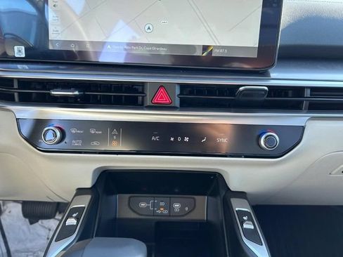 New 2025 Kia Sorento S w/ Panoramic Sunroof Package AWD/4WD image 15